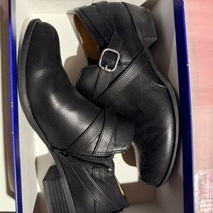 Lifestride Adley Women's Black Ankle Booties like new Sz 8